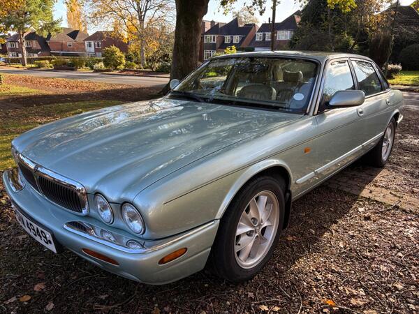 Jaguar XJ 4.0 XJ8 4dr