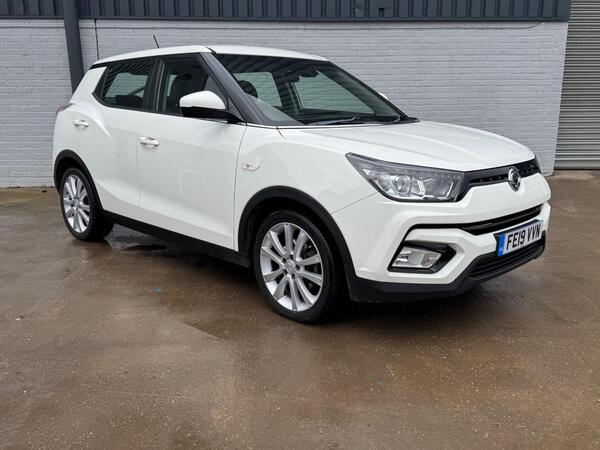 SsangYong Tivoli 1.6 e-XDi ELX Red Edition Euro 6 5dr