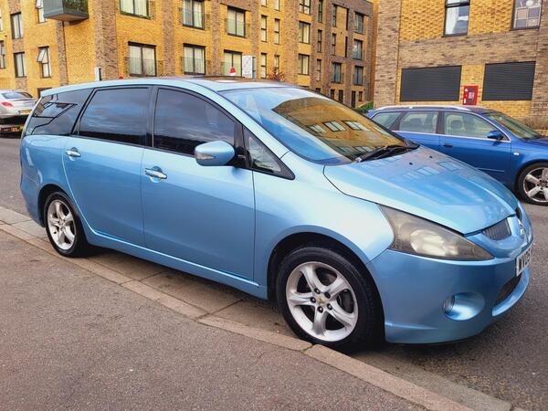 Mitsubishi Grandis 2.4 Elegance 5dr