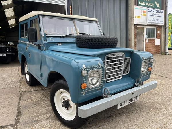 Land Rover Series III 2.3 88 Station Wagon (7 Seats)