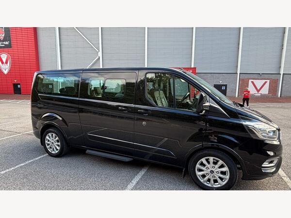 Ford Tourneo Custom 2.0 320 EcoBlue Titanium Minibus Double Cab 5dr Diesel Manual L2 Euro 6 (s/s) (185 ps)
