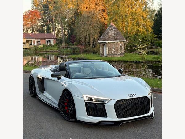 Audi R8 5.2 FSI V10 Spyder S Tronic quattro Euro 6 (s/s) 2dr