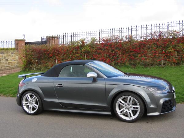 Audi TT RS 2.5 TFSI RS Roadster quattro Euro 5 2dr
