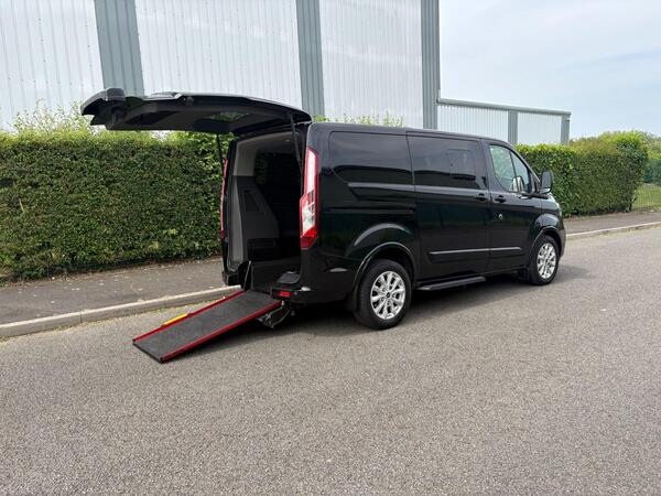 Ford Tourneo Custom 2.0 320 EcoBlue Titanium Auto L1 Euro 6 (s/s) 5dr