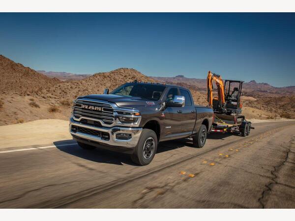 Dodge RAM 2500 Cummins 6.7 Pickup Laramie 4dr