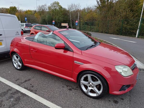Vauxhall Tigra 1.4i 16v Exclusiv 2dr (a/c)