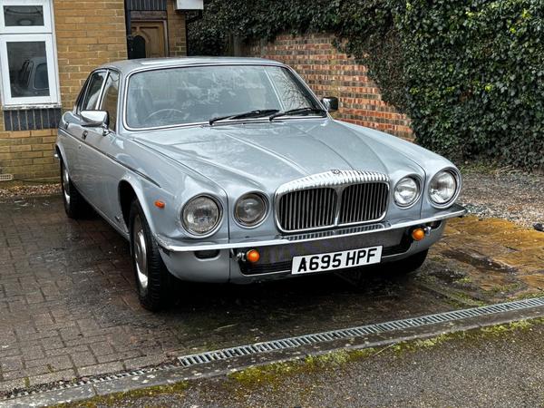 Daimler Saloon Sovereign (XJ6) 4.2 2dr
