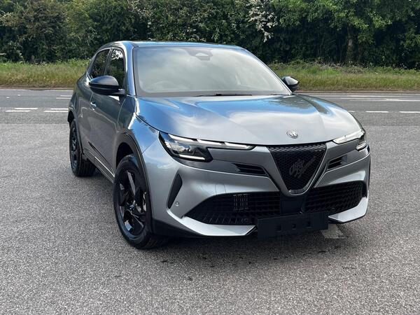 Alfa Romeo Junior 1.2 MHEV Ibrida e-DCT Euro 6 (s/s) 5dr