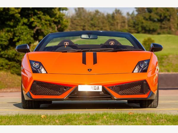 Lamborghini Gallardo 5.2 V10 LP 570-4 Performante Spyder EGear 4WD Euro 5 2dr