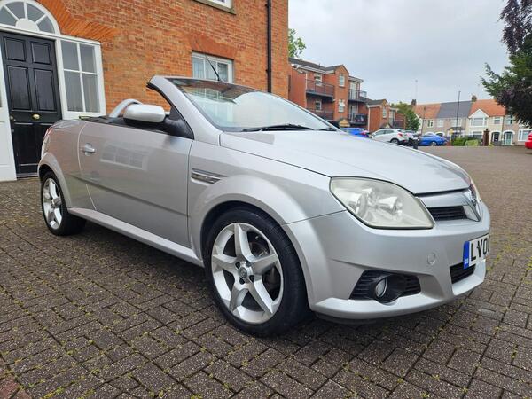 Vauxhall Tigra 1.4i 16v Exclusiv 2dr (a/c)