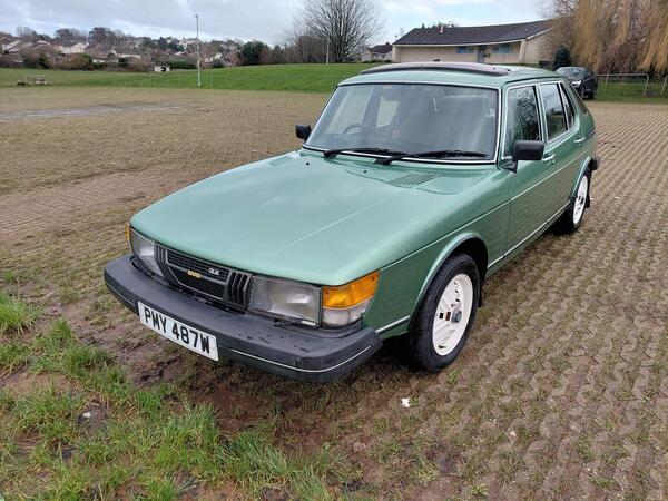 Saab 900 2.0 5dr