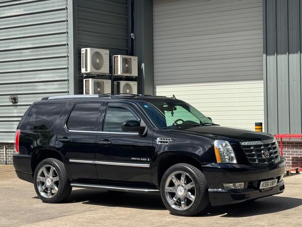 Cadillac Escalade 6.2 V8 Sport Luxury 4WD 5dr