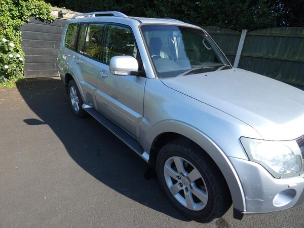 Mitsubishi Shogun 3.2 DI-DC Elegance Auto 4WD Euro 4 5dr LWB