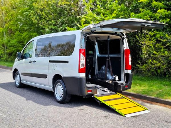 Peugeot Expert Tepee 4 Seat L2 LWB Twin Wheelchair Accessible Disabled Access Ramp Car