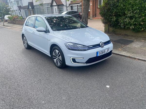 Volkswagen e-Golf 35.8kWh e-Golf Auto 5dr