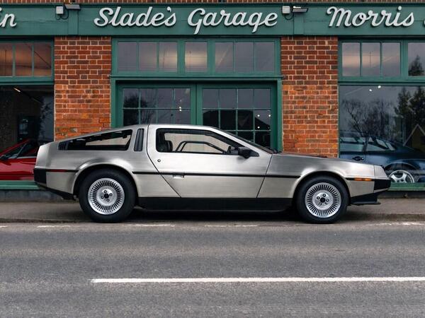 Delorean DMC-12 2dr