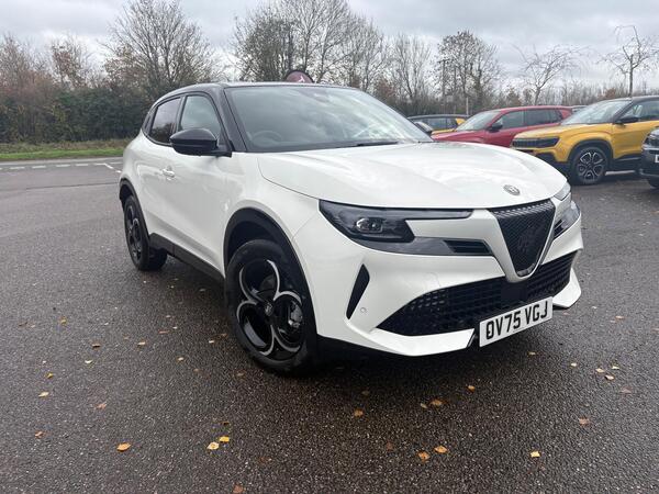 Alfa Romeo Junior 1.2 MHEV Ibrida e-DCT Euro 6 (s/s) 5dr
