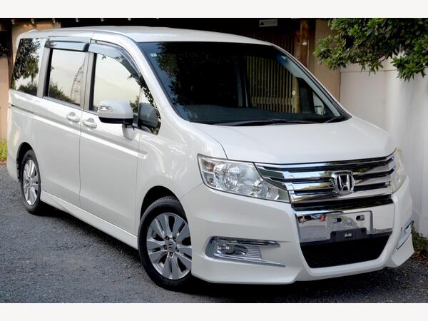 Honda Stepwagon 2.0 Spada Z - Eight Seater - Grade 4 5dr