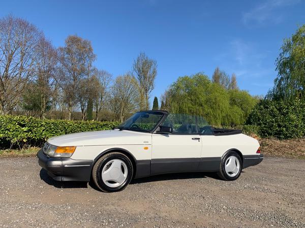 Saab 900 2dr