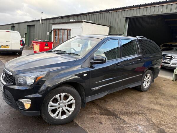 SsangYong Korando Sports 2.0D EX Pickup Double Cab 4dr Diesel Manual 4WD Euro 5 (155 ps)