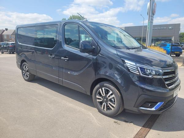 Renault Trafic 2.0 dCi Blue 30 Extra Sport Crew Van EDC LWB Euro 6 (s/s) 6dr