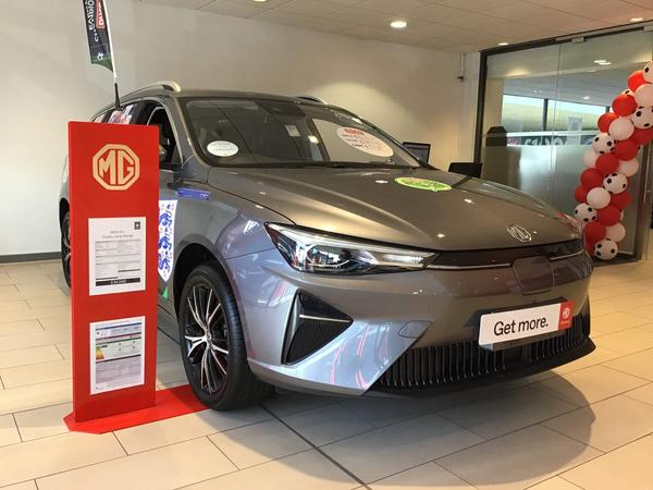 MG MG5 61.1kWh Trophy Auto 5dr
