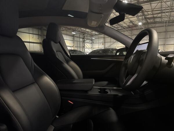 Tesla Model Y Auto RWD 5dr