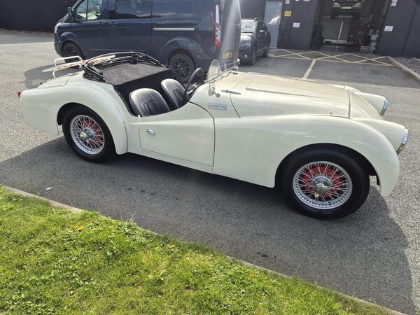 Triumph TR2