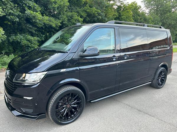 Volkswagen Transporter Shuttle T6.1 150 7 SPEED DSG AUTO 8 SEAT SHUTTLE SE LWB IN BLACK - EURO SIX