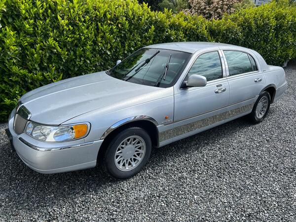 Lincoln Town Car