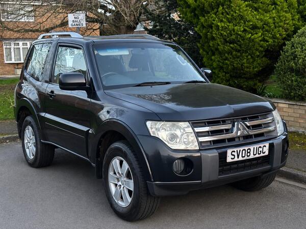 Mitsubishi Shogun 3.2 DI-DC Equippe 4WD Euro 4 3dr SWB