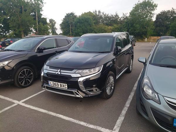Mitsubishi Outlander 2.4h TwinMotor 13.8kWh 4h CVT 4WD Euro 6 (s/s) 5dr