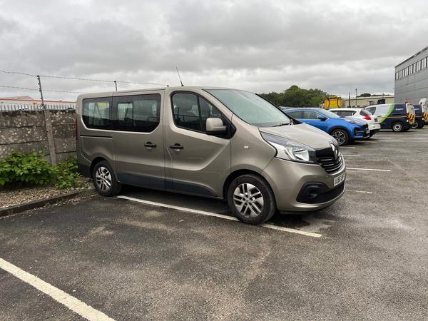 Renault Trafic 1.6 dCi ENERGY 27 Sport Nav SWB Euro 6 (s/s) 5dr (9 Seat)
