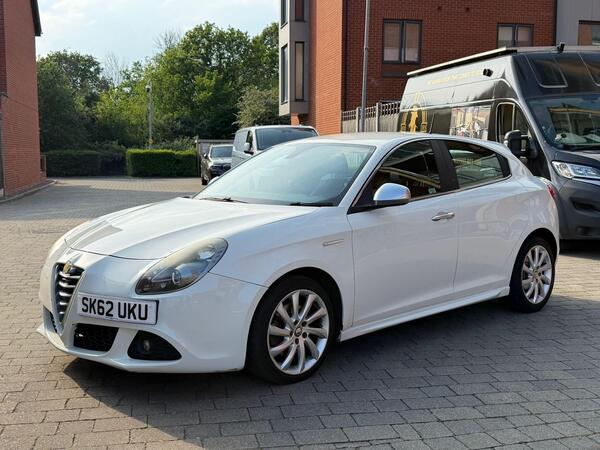 Alfa Romeo Giulietta 1.4 TB MultiAir Veloce TCT Euro 5 (s/s) 5dr