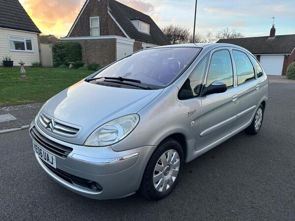 Citroen Xsara Picasso 2.0i 16V Exclusive 5dr
