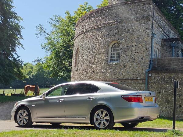 Lexus LS 5.0 600h V8 L RSR CVT 4WD Euro 5 (s/s) 4dr