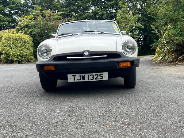 MG MGB 1.8 Roadster Convertible 2dr Petrol Manual (97 bhp)