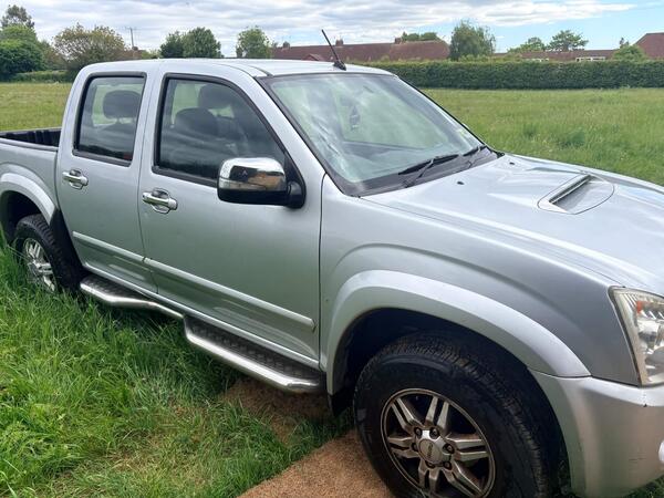 Isuzu Rodeo 3.0 CRD Denver Max Plus Pickup 4dr Diesel Manual 4WD (222 g/km, 161 bhp)