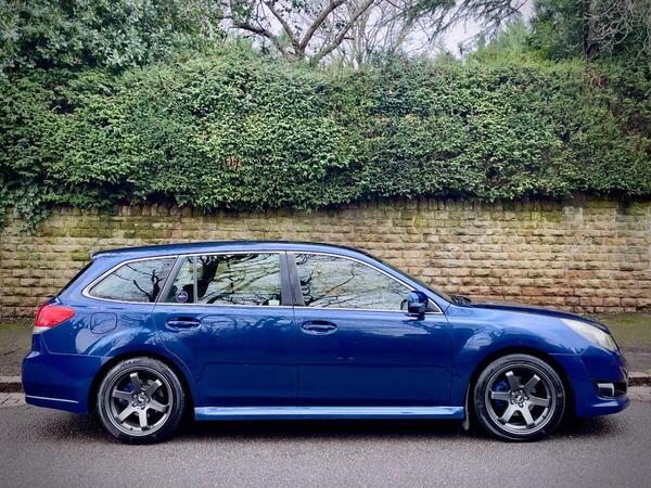Subaru Legacy 2.5i SE Sport Tourer Lineartronic 4WD Euro 5 5dr