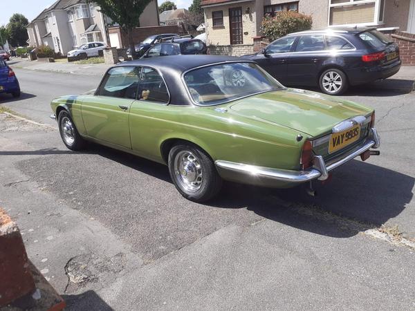 Daimler Sovereign 4.2 Saloon 4dr Petrol Automatic (205 bhp)