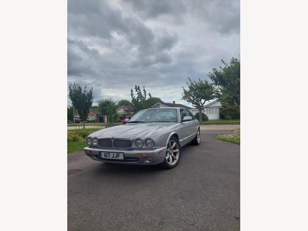 Jaguar XJR 4.0 V8 4dr