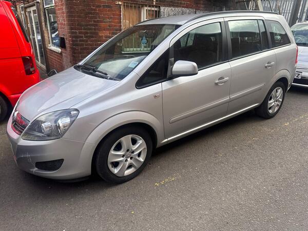 Vauxhall Zafira 1.8 16V Exclusiv Euro 5 5dr