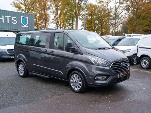 Ford Tourneo Custom 2.0 320 EcoBlue Titanium Minibus Double Cab 5dr Diesel Auto L2 Euro 6 (s/s)