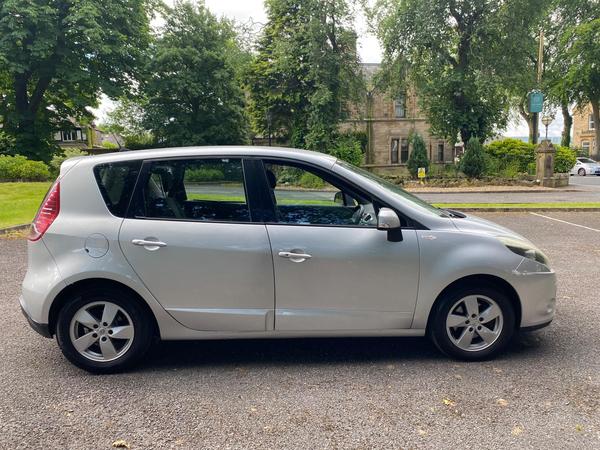 Renault Scenic 1.5 dCi Dynamique TomTom Euro 4 5dr
