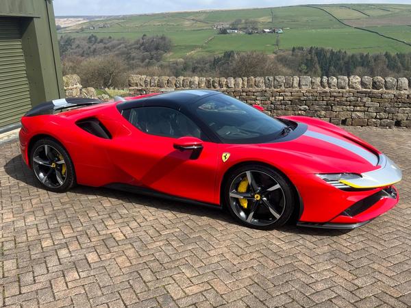 Ferrari SF90 Spider 4.0T V8 7.9kWh F1 DCT 4WD Euro 6 (s/s) 2dr