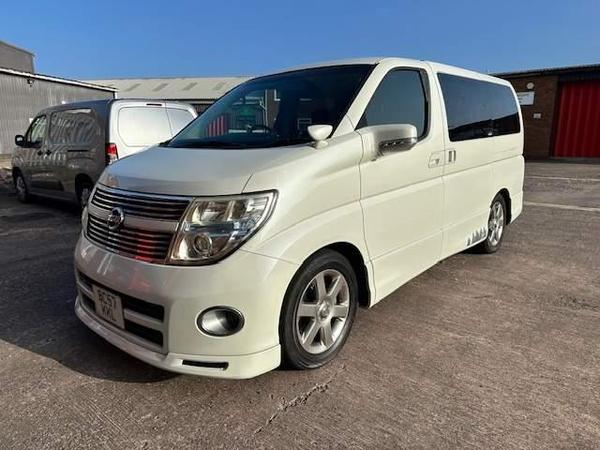 Nissan Elgrand Campervan 2.5