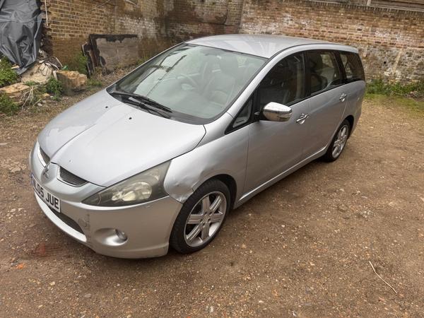 Mitsubishi Grandis 2.4 Warrior 5dr