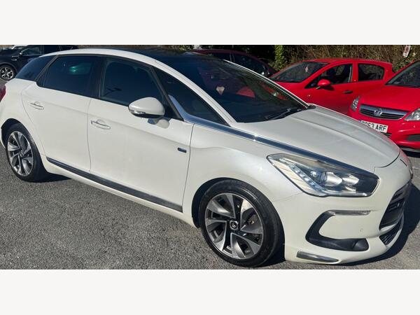 Citroen DS5 2.0 h e-HDi Airdream DStyle EGS6 4WD Euro 5 (s/s) 5dr