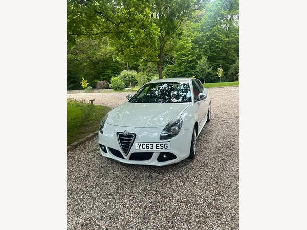 Alfa Romeo Giulietta 1.6 JTDM-2 Veloce Euro 5 (s/s) 5dr