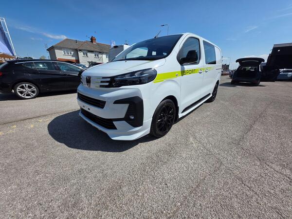 Peugeot Expert 2.2 BlueHDi Sport Standard Crew Van Double Cab 6dr Diesel EAT8 MWB Euro 6 (s/s) (180 ps)